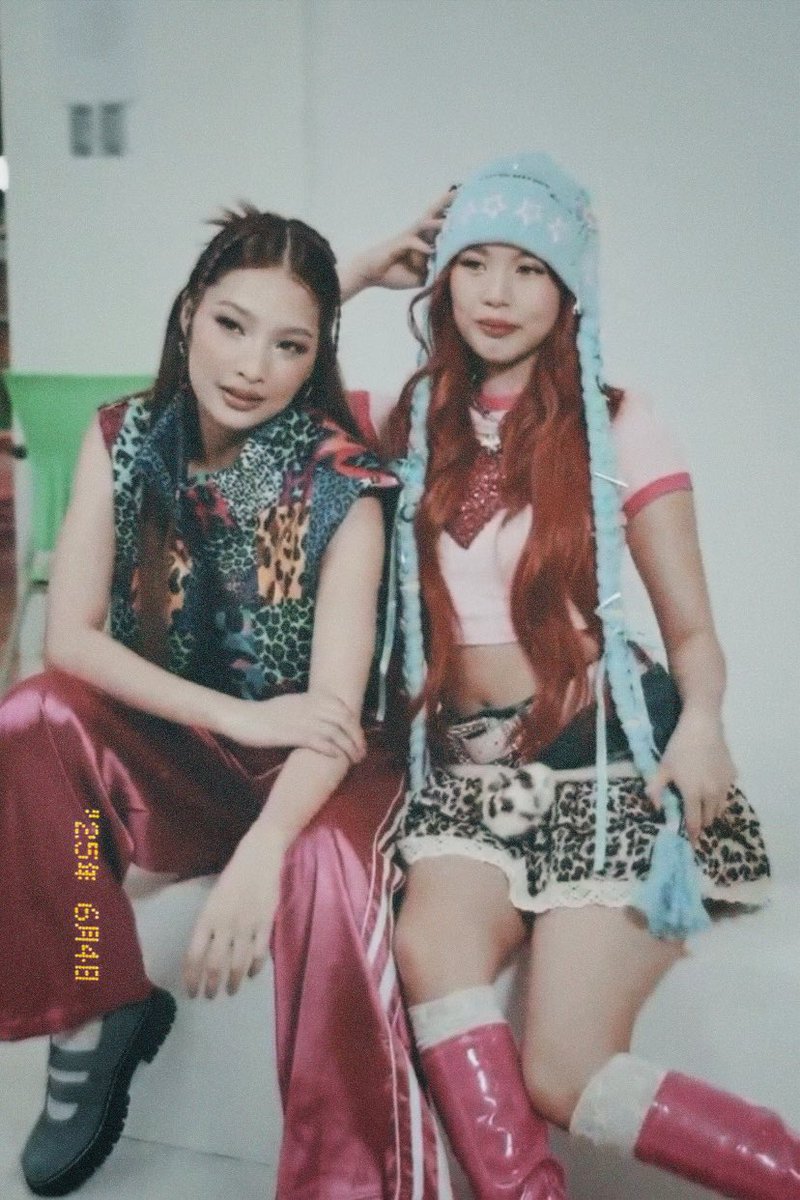 holysphia's tweet image. the soft masc gf x femme gf