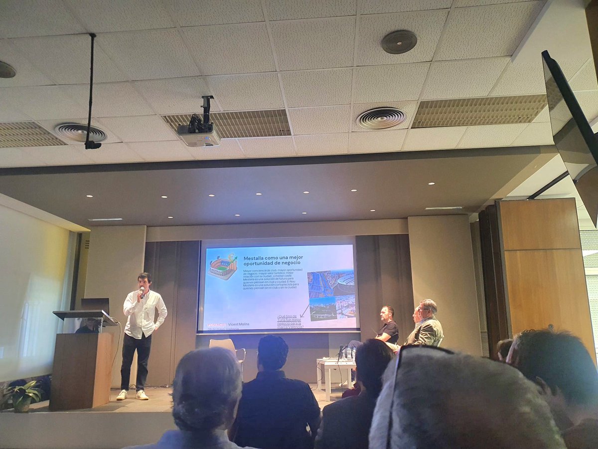 ✅️ Satisfets de que, en "Mestalla: el debate robado"
 (gràcies a Libertad VCF per organisar-lo), es destacara l'encert de Decidix  a l'hora de plantejar el BRL per a protegir-lo.

Mantindre #patrimoni i #identitat depén d'una societat civil forta