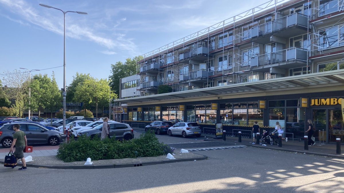 🚧 Parkeerterrein Herenhof (kant Jumbo) in Alphen a/d Rijn is afgesloten van ma 16 juni 19.00 uur t/m wo 18 juni 6.00 uur vanwege onderhoud. 🚘 Parkeren kan bij Zeeman (geen parkeerschijf nodig) of achter Kruidvat. Winkels blijven bereikbaar. ℹ️
Meer info: alphenaandenrijn.nl/Nieuws/juni_20…