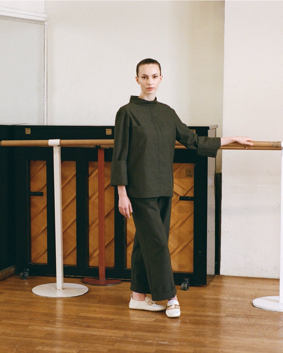 ゴンミーニ・ポートレート
トッズを象徴するドライビングシューズの新作「ゴンミーニ グローブ」。ソフトなレザーにメタルリングがモダンなアクセントを添えます。

▼ウィメンズ ゴンミーニ
rebrand.ly/zh7927d

#TodsGommino #Tods #トッズ