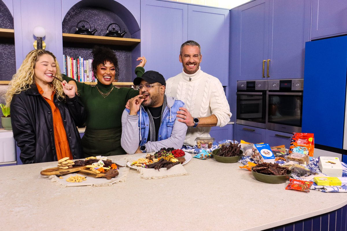 WIN a R1000 Woolies gift card this Father's Day 💙👔 To enter, tell us: What delicious foodie treat from @woolworths_sa are you spoiling your dad with this Father’s Day? Include #WooliesFathersDay. Comp closes 5 June 2025 at midnight. Ts&amp;Cs: expressoshow.com/win-a-r1000-wo… #ExpressoShow