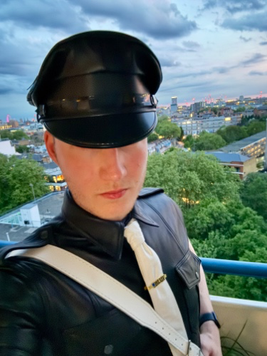 I just received Small Gift via Throne. Good pig, $end more! throne.com/masterspence96 #Wishlist #Throne