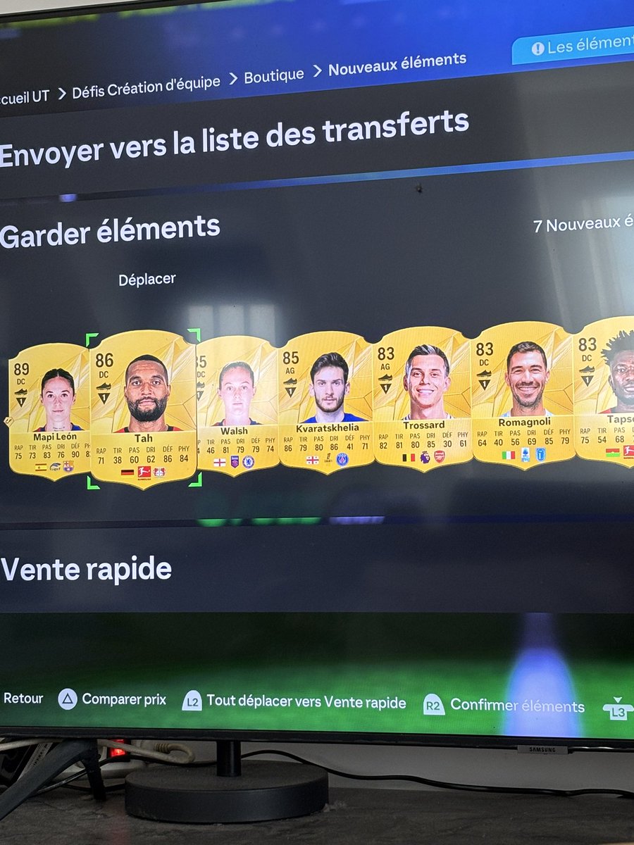 SLMZ22's tweet photo. Kvara regular ? Les Rttf psg sont déjà plus dispos ?! https://t.co/JtyH1dVRZ0