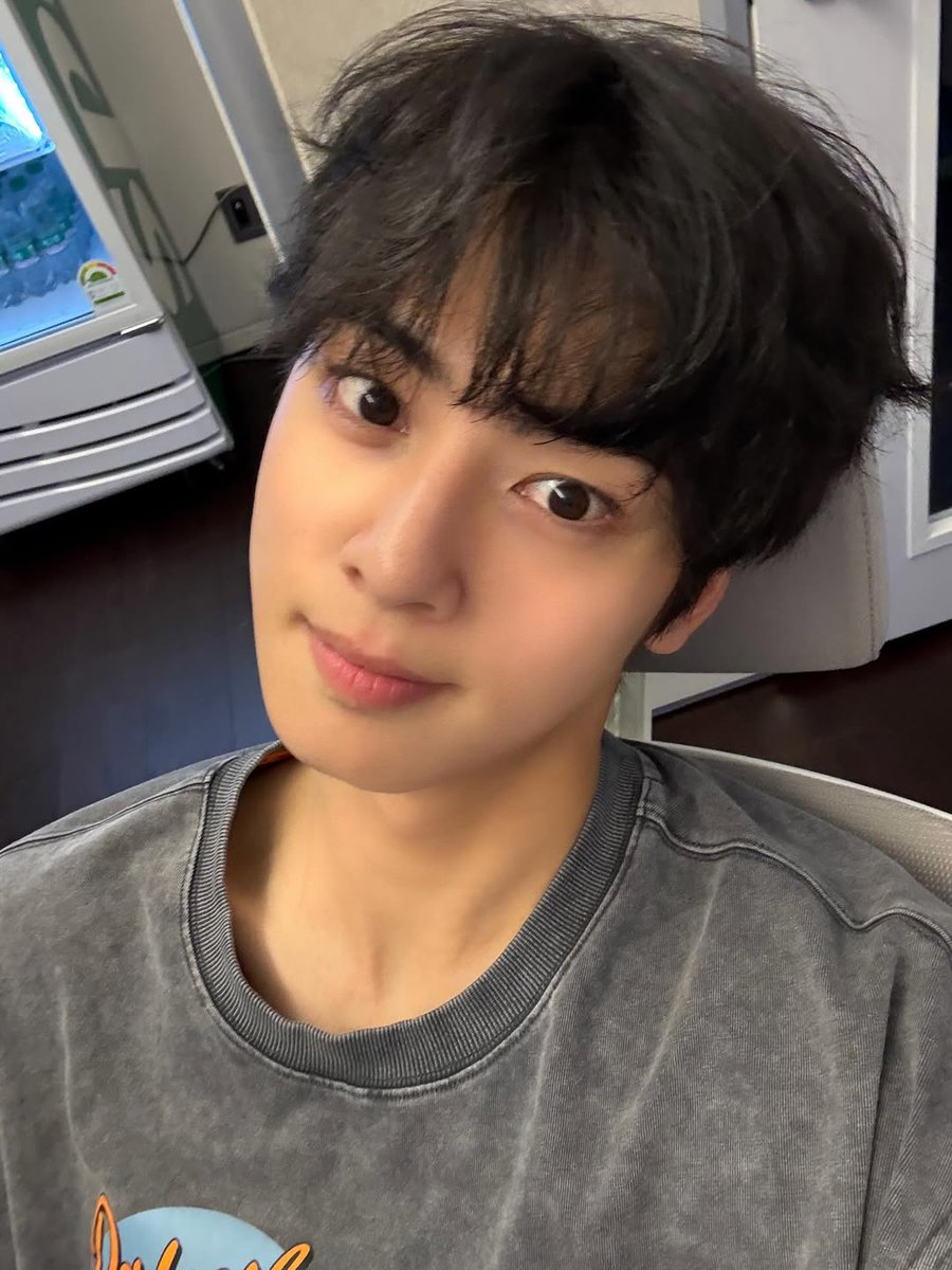 i missed u so much, Eunwoo.. and here you are ♡