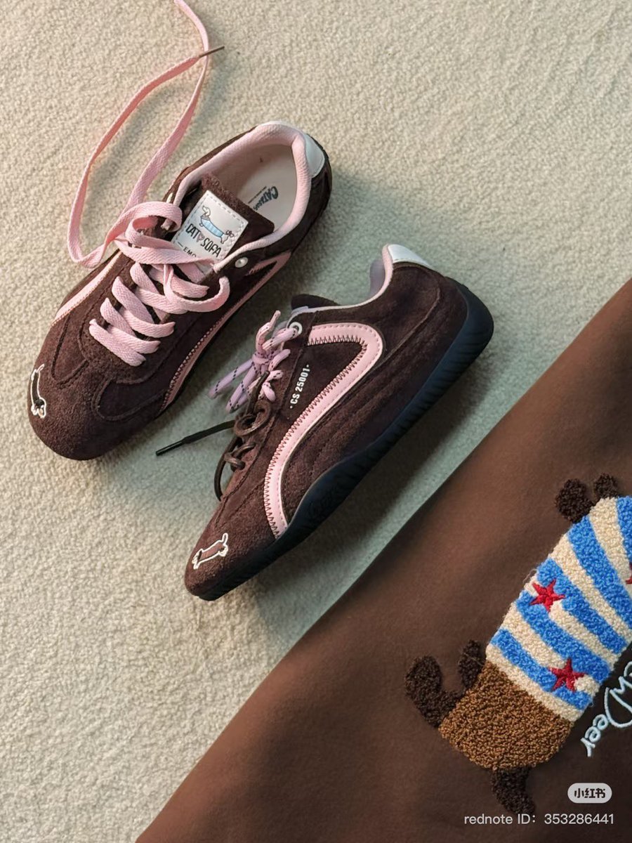 mprangcaseshop's tweet photo. ꒰ Pre ꒱ catsofa sneakers Hello dachshund จัดโปรอยู่น้า เหลือ 1,350฿ free shipping ( มัดจำ 700 ) รุ่นนี้ขายดีเลยค่า 🐾
size : 35/36/37/38/39/43/44
🎀 แถมเชือกรองเท้า + ถุงเท้า + พวงกุญแจด้วยนะคะ
รอของ 10-20 วัน
#รองเท้าผ้าใบ #รองเท้า #catsofa #พรีออเดอร์จีน #พรีออเดอร์ https://t.co/kI1yTA3BNS