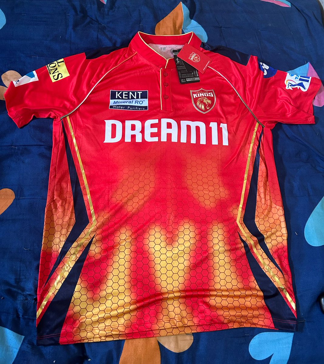 ImmanuelSam5's tweet photo. Big thanks to my friend @realcobra2702 for gifting me this fire PBKS jersey! 😍
From Tamil Nadu, but since 2008 — forever loyal to just one team: Punjab! ❤️Yesterday’s final result broke every PBKS fan’s heart 💔 — but it’s okay, there's a bigger and better plan waiting for us.😔 https://t.co/6TuJHdJneh