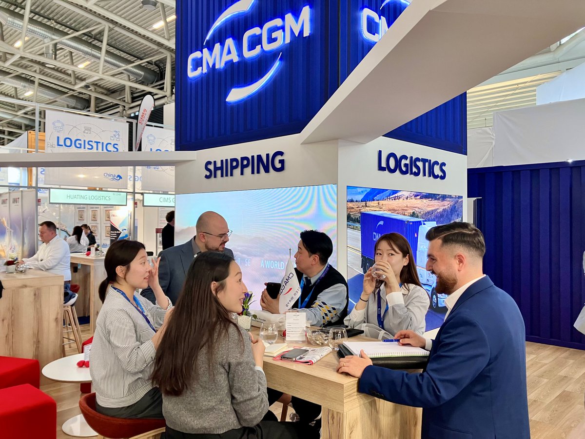 cmacgm's tweet image. Live from Munich, Day 3👋

#TransportLogistic 2025 is in full swing and our teams are here, ready to connect, share, and inspire.
📍 Hall B2 – Booth 226

Come say hi, discover our solutions, and meet the people behind #CMACGM’s shipping and logistics innovation.
