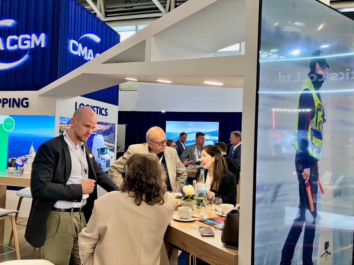 cmacgm's tweet image. Live from Munich, Day 3👋

#TransportLogistic 2025 is in full swing and our teams are here, ready to connect, share, and inspire.
📍 Hall B2 – Booth 226

Come say hi, discover our solutions, and meet the people behind #CMACGM’s shipping and logistics innovation.