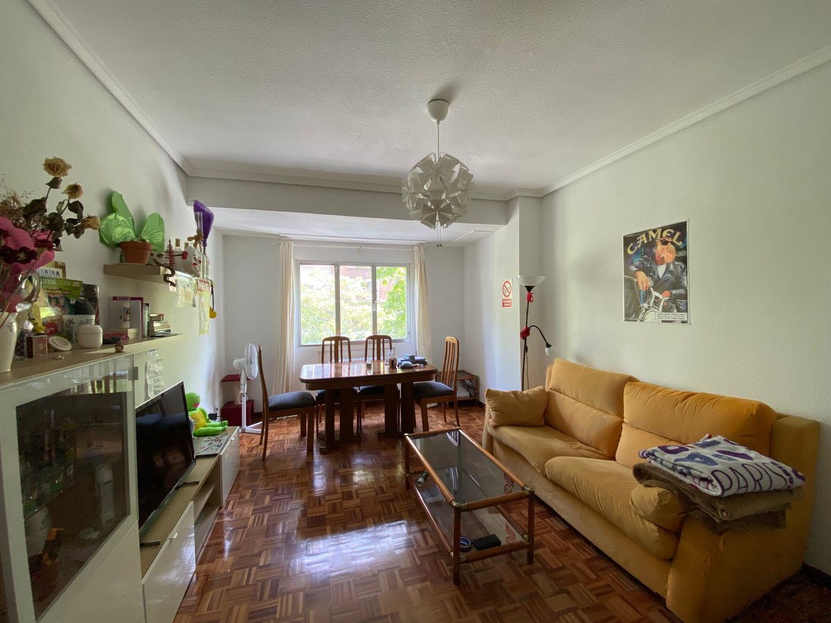 albagear_'s tweet image. buscamos compañerx de piso para completar uno de tres a partir de julio‼️ zona Francos Rodríguez, l7 y l1 (estrecho). hacemos mucha vida de piso, la habitación es exterior y el piso 100m2. 383+gastos. calefacción central incluida.
más info dm
#pisomadrid #madrid