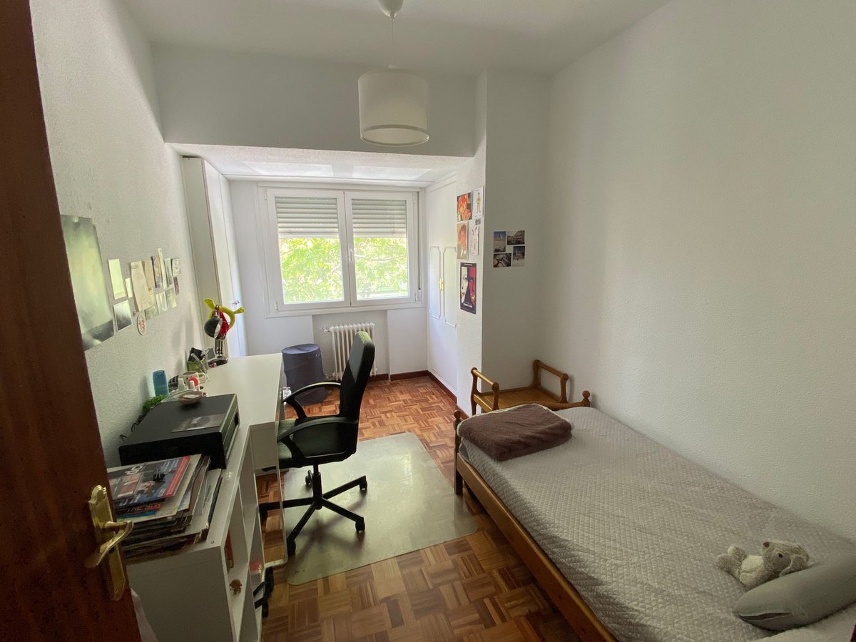 albagear_'s tweet image. buscamos compañerx de piso para completar uno de tres a partir de julio‼️ zona Francos Rodríguez, l7 y l1 (estrecho). hacemos mucha vida de piso, la habitación es exterior y el piso 100m2. 383+gastos. calefacción central incluida.
más info dm
#pisomadrid #madrid