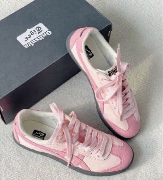 qtpilove's tweet photo. I WISH… I KNEW… EARLIER…

I terjumpa lubuk kedai from China yg menjual luxury items dgn harga range more than 90% off discount 😭

1. Pandora
2. Onitsuka Tiger
3. Cartier
4. Prada
5. Swarovski
6. Louis Vuitton
7. Gucci
8. Bottega
9. YSL 

Bookmark and save now for purchase 🫶🏻 https://t.co/xWyqAnjfYB