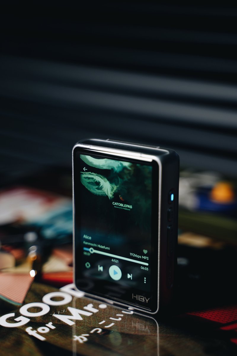 hiby_music's tweet photo. The matte back plate version of the R3Pro II also feels very premium!
Shared by  @ 木头Lancer as part of their everyday carry.

#hibymusic #hibyR3PROii https://t.co/8w8fC80uFt