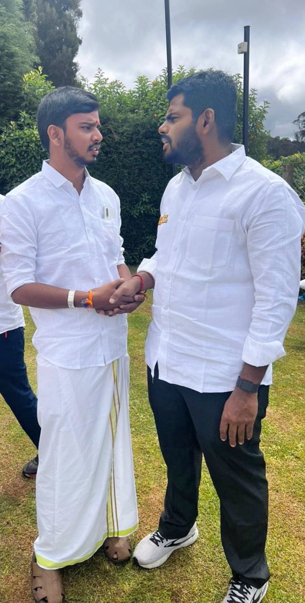 NilgirisSai's tweet photo. Happy Birthday @annamalai_k ji
அன்பு அண்ணாமலை அண்ணாவிற்கு இனிய பிறந்தநாள் நல்வாழ்த்துக்கள் ஜி
@katterumpu_bjp https://t.co/XYcBjiUZOb