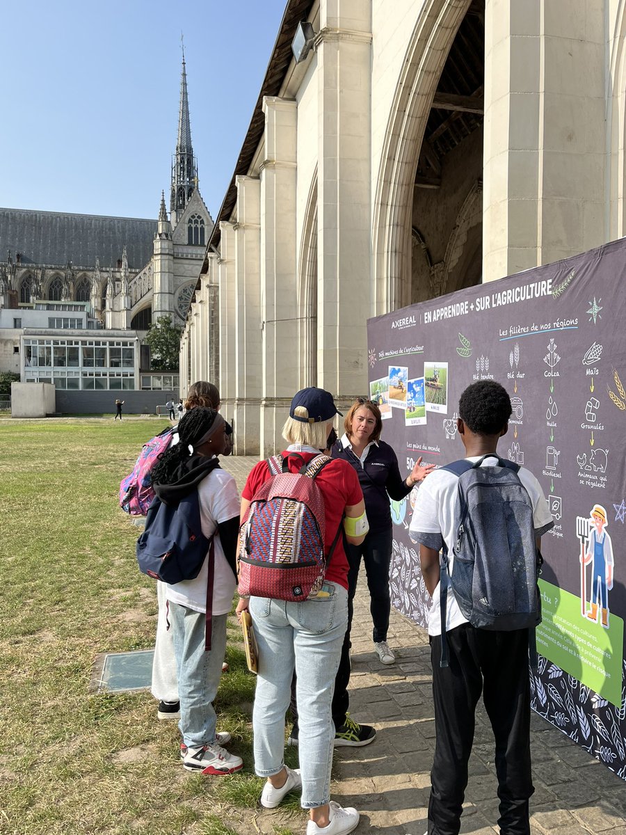 [Pédagogie] - Nous étions hier présents sur EducapCity, à Orléans. 

⭐️ Pour la première année, ce rallye citoyen fait étape dans cette ville, au cœur de notre territoire de collecte. 

Un moment fort de pédagogie sur nos métiers avec les élèves de la ville ✌️