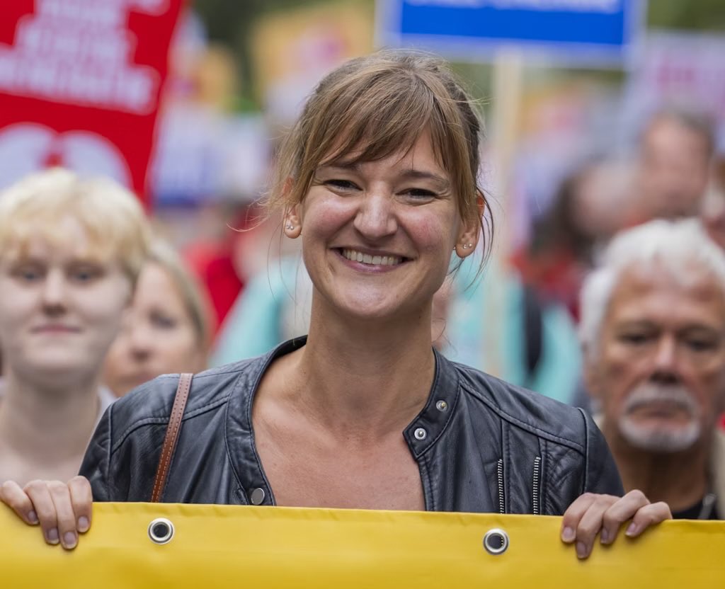 Overal hoor je over oorlogsdreiging. Maar wij gaan het met SP-Kamerlid ⁦<a href="/sarahdobbe/">Sarah Dobbe</a>⁩ hebben over een pad naar vrede. Kom ook! Aanmelden 👉 sp.nl/zwollevrede

🍅 Focus, Zerboltstraat 63, Zwolle
🍅 16 juni. Inloop 19.00. Start 19.30.
🍅 Gratis toegankelijk