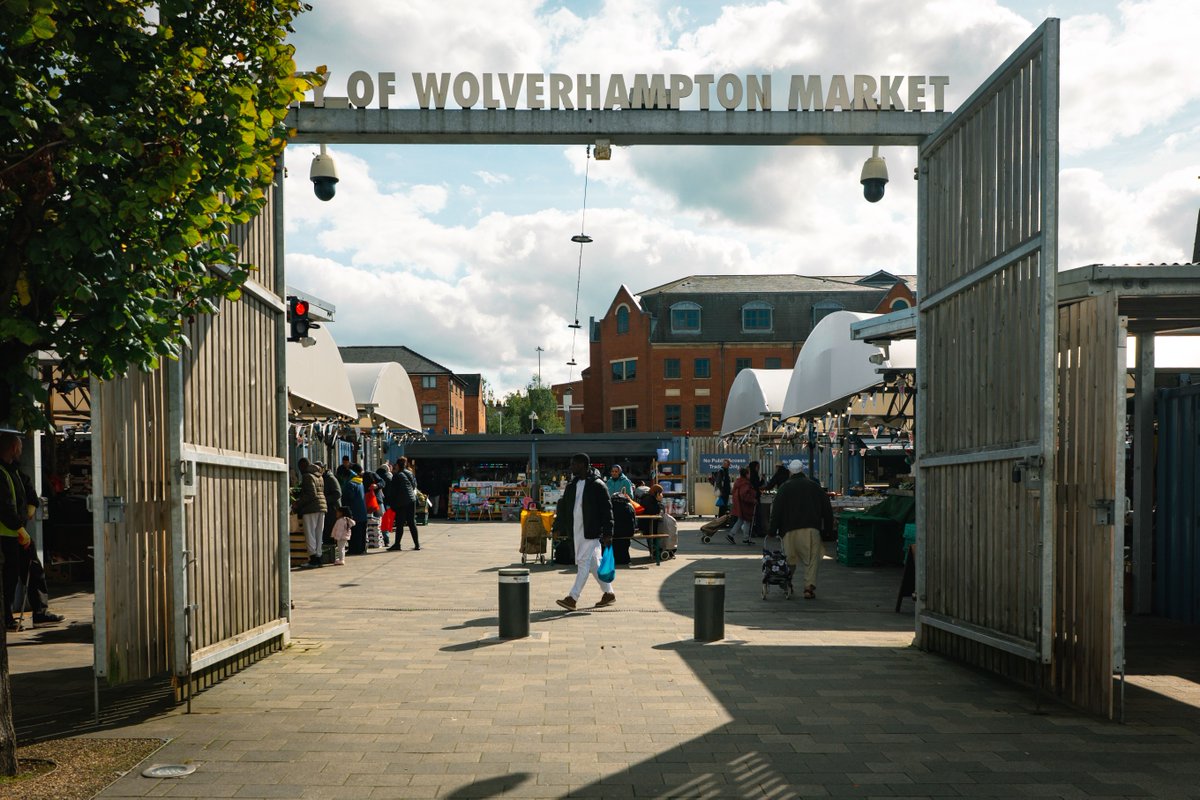 Fancy a wander around Wolverhampton? 🤩⚽🖼️ 

From Bantock House to West Park, Molineux buzz to gallery fun, discover hidden gems and must-see spots with the help of our 2-day guide 👉 bit.ly/3H41HKX