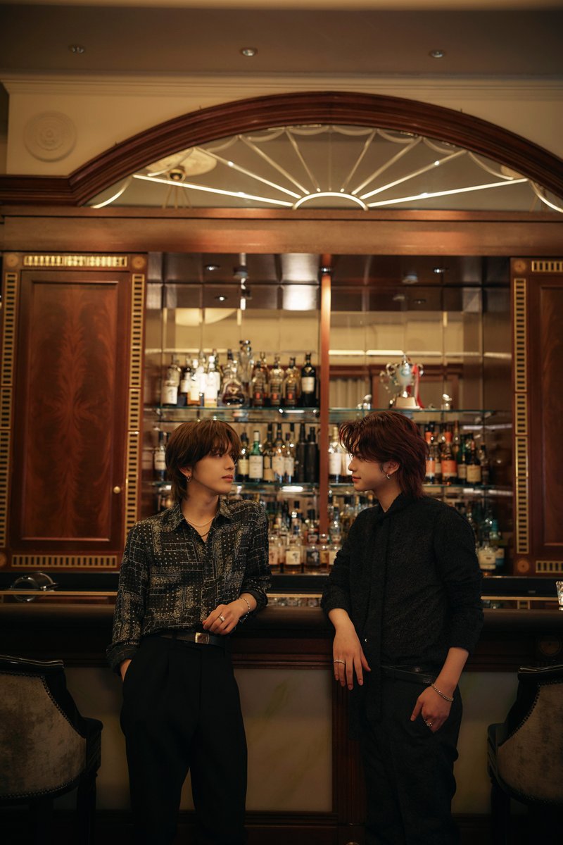 ˗ˏˋ📣#髙塚大夢 さん &amp; #松田迅 さん（#INI）
ホテルバーで語り合う🥃✨ Vol.1 ˎˊ˗

2ショットとしては初めての登場となる、INIの髙塚大夢さんと、松田 迅さん！

撮影は、恵比寿にある「ウエスティンホテル東京」にある『THE BAR』で📸

艶やかに色っぽく、語り合っていただきました👀✨

📚…°˖✧