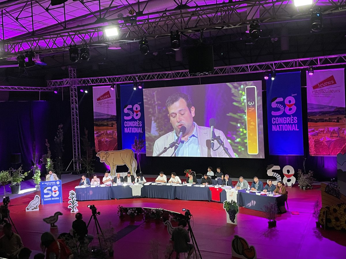 🔴[Congrès JA 2025]⚪️
Début de 2e journée par les prises de paroles des Pdts de région, la dernière pour <a href="/TorpierC/">Torpier</a>. 
“Je tiens à remercier l’ensemble du réseau <a href="/JeunesAgri/">Jeunes Agriculteurs</a> pour tout ce que vous m’avez apporté”🤝
Un grand merci aux <a href="/JAduGers/">JA du Gers</a> pour leur accueil sensationnel ! 🎉👏