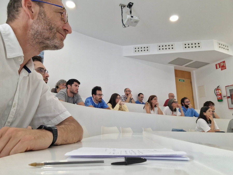 @sidor_uvigo (@sidoruvigo) on Twitter photo 📍El 2 de junio Richard Samworth impartió en la <a href="/uvigo/">Universidade de Vigo</a> la conferencia "How should you do linear regression?" Presentó su nueva solución óptima de regresión lineal y su librería de R asm.
Organizada por SiDOR dentro de MECANOS4.
👉bit.ly/3FFjEiI
#Sidor #UVIGO 📍El 2 de junio Richard Samworth impartió en la <a href="/uvigo/">Universidade de Vigo</a> la conferencia "How should you do linear regression?" Presentó su nueva solución óptima de regresión lineal y su librería de R asm.
Organizada por SiDOR dentro de MECANOS4.
👉bit.ly/3FFjEiI
#Sidor #UVIGO