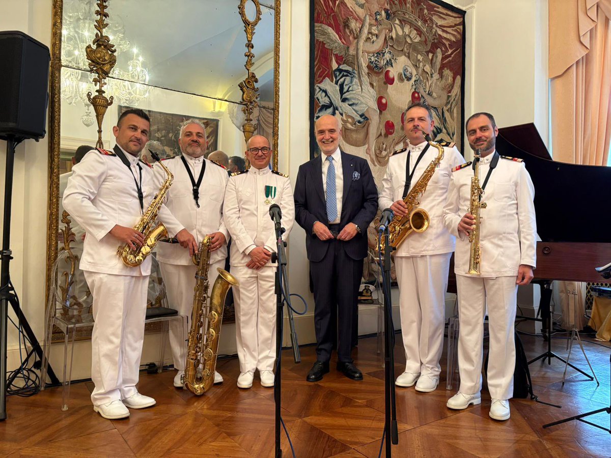 Italy in UK (@italyinuk) on Twitter photo Instruments are tuned and rehearsals begin for the national anthems to be performed during the Italian National Day celebrations at the Embassy. Time for a quick photo of 🇮🇹 Amb. <a href="/InigoLND/">InigoLambertini</a> with the <a href="/ItalianNavy/">Marina Militare</a> band. #FestadellaRepubblica #2giugno Instruments are tuned and rehearsals begin for the national anthems to be performed during the Italian National Day celebrations at the Embassy. Time for a quick photo of 🇮🇹 Amb. <a href="/InigoLND/">InigoLambertini</a> with the <a href="/ItalianNavy/">Marina Militare</a> band. #FestadellaRepubblica #2giugno