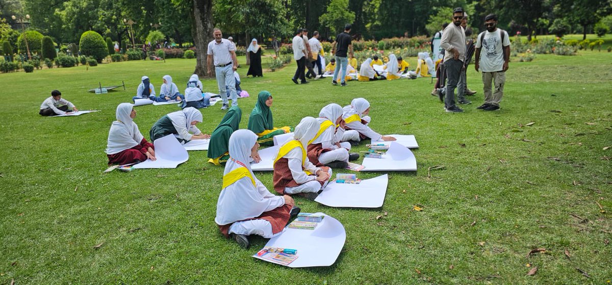 Inter block painting competition- district srinagar #WorldEnvironmentDay2025 
Theme: Ending plastic pollution. 

Courtesy: Directorate of rural sanitation,J&amp;K