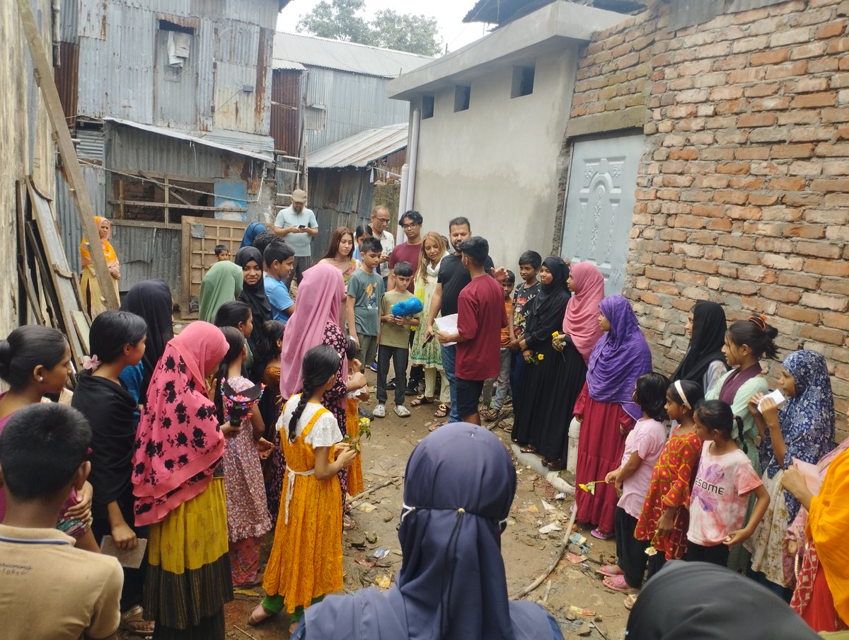ShaplaF's tweet photo. Our sponsors, Ms. Afsana Baig, Mr. Abdur Baig, Ms. Shayra Islam visited the Mohakhali Sattala Slum today. They also brought their kids to meet our sponsored kids. It was a new experience for them. Our kids also enjoyed meeting them. Everyone had a great experience today. https://t.co/f6AlIuEQzG
