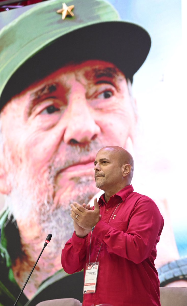 Muchas felicidades para el Héroe de la República de Cuba y Coordinador Nacional de los #CDRCuba.

🇨🇺 ¡La Patria os contempla orgullosa! 

#Cuba 🇨🇺 
<a href="/DeZurdaTeam_/">DeZurdaTeam 📳</a>