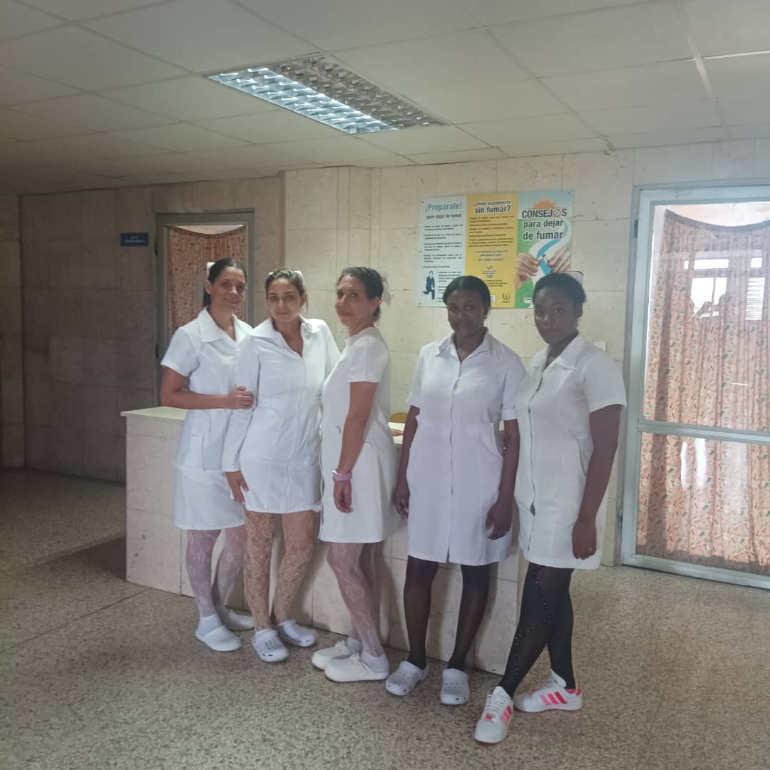 Atrévete a soñar en grande y a trabajar aún más duro.
Felicidades licenciadas 🇨🇺