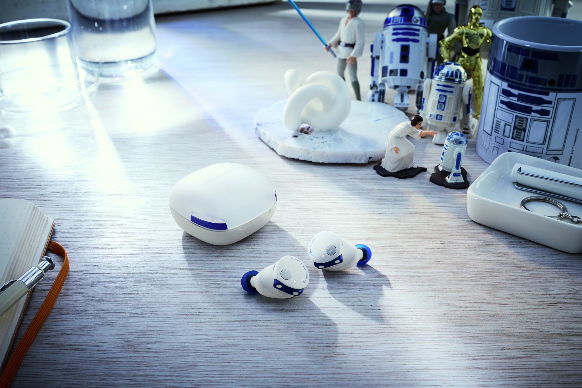 ‼️限定モデル‼️『スターウォーズ』 R2-D2デザインのワイヤレスイヤホン ATH-CKS50TW2 R2｜イヤホン：完全ワイヤレスイヤホン