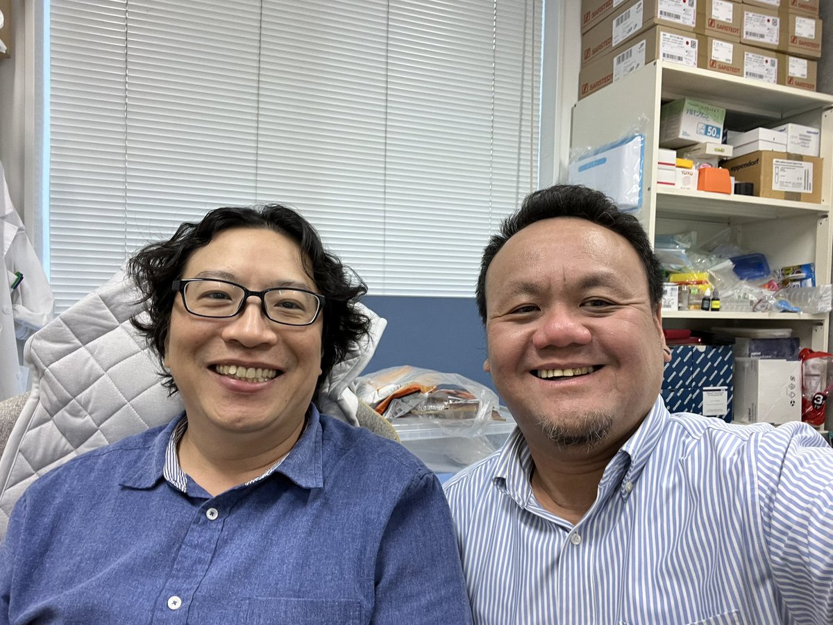 SetiamargaD's tweet photo. @albertnippon 
Hi Albert! Remember  me? I'm at Marty's office in AORI!! 
Get your @$$ up here and let's go drink some calimocho!!! @martykswong77 https://t.co/yOi0Mb4op3