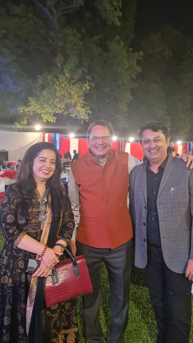 🇮🇳 Rajalakshmi Joshi 🇮🇳 (@rajalakshmij) on Twitter photo A very Happy Birthday to the soft spoken yet dynamic Shri Vijay Chauthaiwale <a href="/vijai63/">Dr Vijay Chauthaiwale</a> ji..
Vadhdivasachya khup khup shubhechcha 💐💐🎊 A very Happy Birthday to the soft spoken yet dynamic Shri Vijay Chauthaiwale <a href="/vijai63/">Dr Vijay Chauthaiwale</a> ji..
Vadhdivasachya khup khup shubhechcha 💐💐🎊