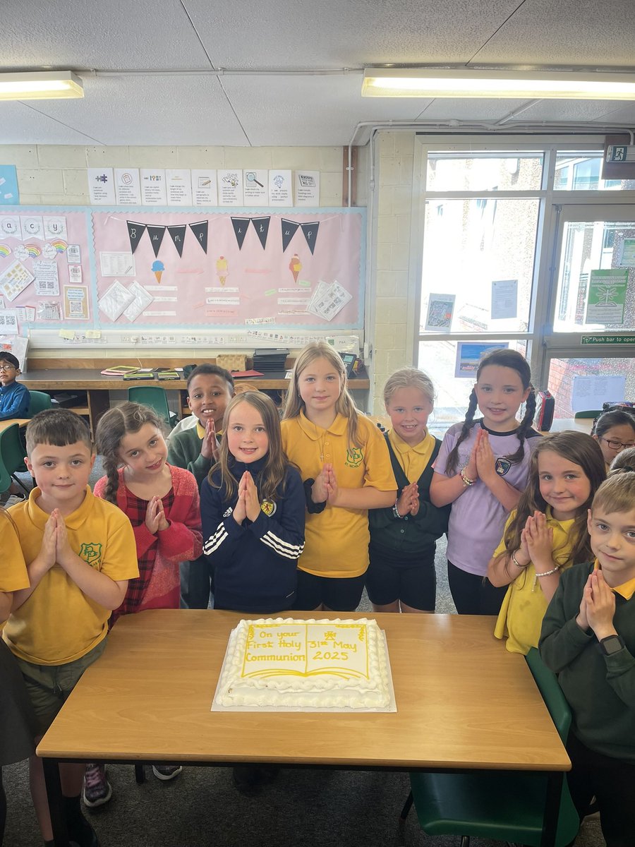 wlstnicholasps1's tweet photo. P4 were very excited to celebrate their sacrament of First Holy Communion with a cake to share! We are very proud of our amazing learners who worked so hard to prepare for their special day 🙏🏻🍰 #rercstnics #believingandachievingstnics https://t.co/grziraWJ14