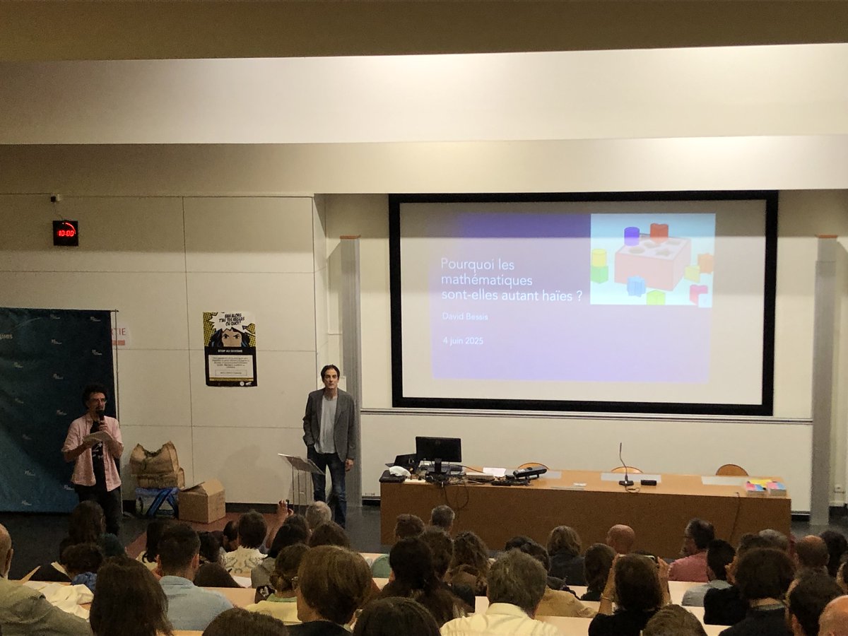 Mathématiques dans l'academie d’Orléans-Tours (@maths_ot) on Twitter photo 🎙️ Conférence passionnante de <a href="/davidbessis/">David Bessis</a> à la #JAM2025 !
Une plongée inspirante dans les #mathématiques comme aventure intérieure, accessible à toutes et tous. 🎙️ Conférence passionnante de <a href="/davidbessis/">David Bessis</a> à la #JAM2025 !
Une plongée inspirante dans les #mathématiques comme aventure intérieure, accessible à toutes et tous.