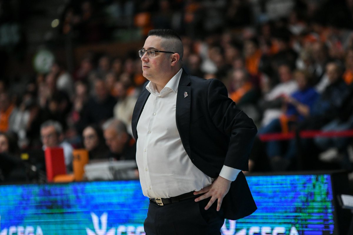🟠⚪ DIEGO EPIFANIO finaliza su etapa en el Leyma Coruña tras tres temporadas en el club.

Es historia del club herculino tras el ascenso a la ACB y ser el técnico que dirigió al equipo en la élite.

#PrimeraFEB
