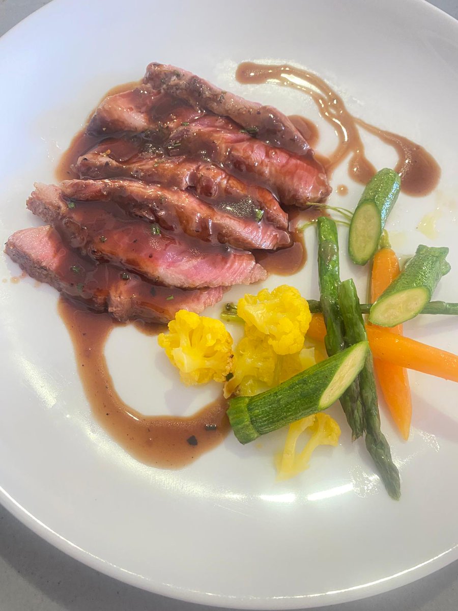 TecaSabat's tweet image. Així d'espectacular llueix el nostre últim servei de #càtering 😍

Tots els convidats van quedar encantats amb els nostres #aperitius 😋

📞 Truca'ns i sol·licita el teu servei de càtering: tecasabat.com/index.php/ca/c…