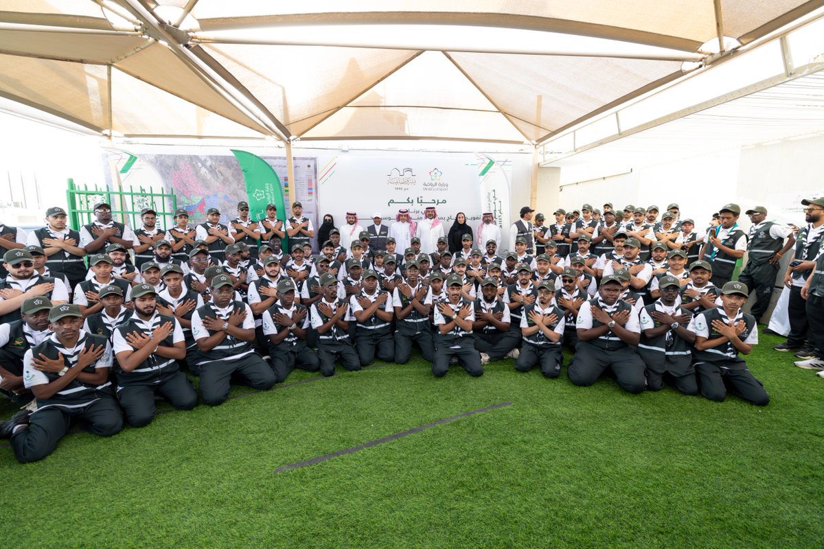 📸| معالي مساعد وزير الرياضة الأستاذ عبدالإله الدلاك يتفقد معسكرات كشافة الوزارة في مشعر منى.