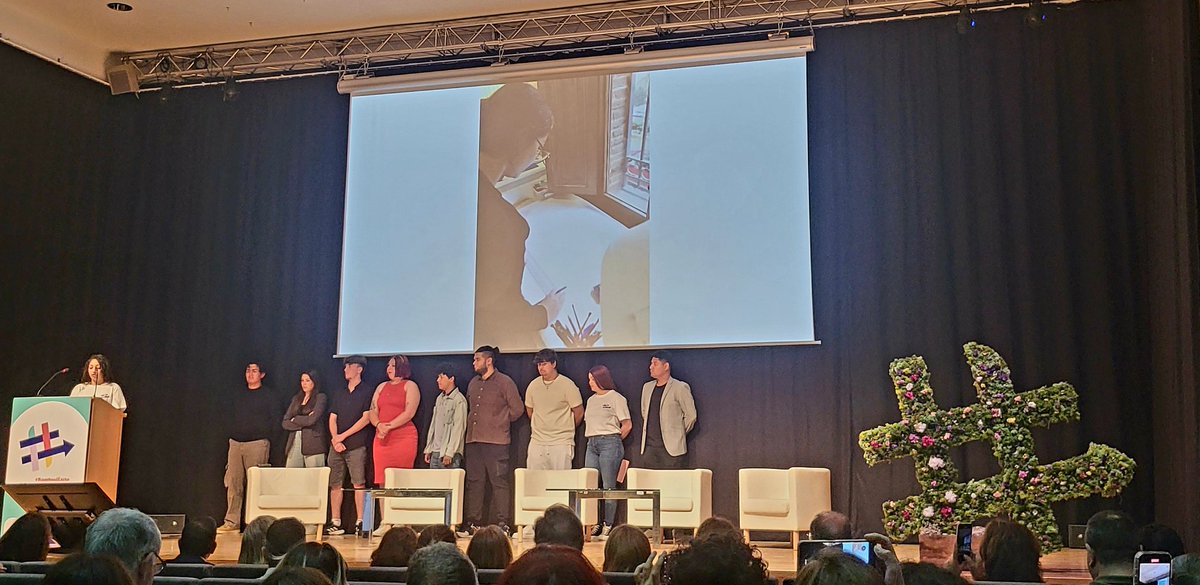 EAPN Castilla y León (@eapncyl) on Twitter photo ✨ “Oportunidades, confianza, formación, empleo, futuro, creer, capacidades, sin prejuicios”. Palabras que resuenan en boca de los jóvenes de @e20_espana. Nos recuerdan que cuando se apuesta por ellos, el rumbo es claro: #RumboalExito 💼📚💪 <a href="/fundacionjuans/">✳️Fundación JuanSoñador BoscoSocial</a> ✨ “Oportunidades, confianza, formación, empleo, futuro, creer, capacidades, sin prejuicios”. Palabras que resuenan en boca de los jóvenes de @e20_espana. Nos recuerdan que cuando se apuesta por ellos, el rumbo es claro: #RumboalExito 💼📚💪 <a href="/fundacionjuans/">✳️Fundación JuanSoñador BoscoSocial</a>