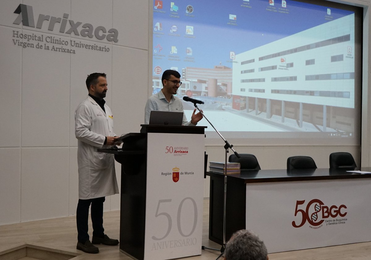 Área 1 Arrixaca (@areaunoarrixaca) on Twitter photo 🏆Enhorabuena al ganador del 🔟concurso de Casos Clínicos Residentes Arrixaca, Marcos Sánchez Martínez, del Servicio de Radiodiagnóstico con el caso clínico: "Llegué por un dolor de cadera y salí con un pseudoaneurisma pulmonar embolizado".
<a href="/docencia_hcuva/">Docencia Arrixaca</a> 🏆Enhorabuena al ganador del 🔟concurso de Casos Clínicos Residentes Arrixaca, Marcos Sánchez Martínez, del Servicio de Radiodiagnóstico con el caso clínico: "Llegué por un dolor de cadera y salí con un pseudoaneurisma pulmonar embolizado".
<a href="/docencia_hcuva/">Docencia Arrixaca</a>