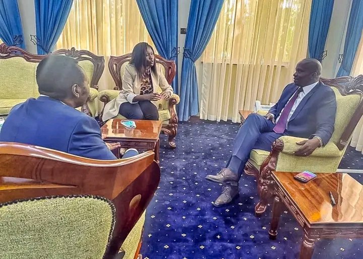 Khendo FM, Kenya (@khendofm_kenya) on Twitter photo DP <a href="/KindikiKithure/">Kithure Kindiki</a> hosts Embu Governor Cecily Mbarire and Majority Leader Peter Muriithi at his official residence in Karen Nairobi
#Khendonews DP <a href="/KindikiKithure/">Kithure Kindiki</a> hosts Embu Governor Cecily Mbarire and Majority Leader Peter Muriithi at his official residence in Karen Nairobi
#Khendonews