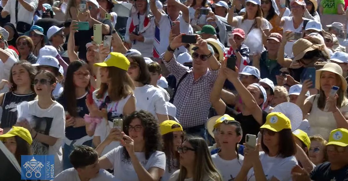 #LeoneXIV: Vorrei dire, specialmente ai giovani, di non aspettare, ma di rispondere con entusiasmo al Signore che ci chiama a lavorare nella sua vigna. Non rimandare, rimboccati le maniche, perché il Signore è generoso e non sarai deluso! #udienzagenerale