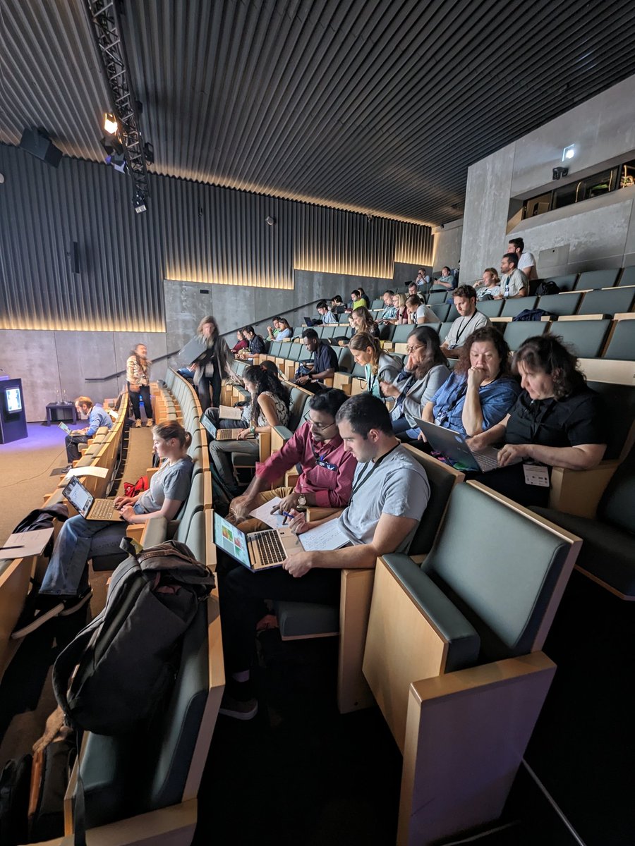 Science Crunchers (@scicrunchers) on Twitter photo This #SummerSchool2025 morning started with some practical exercises using CIMPAL with <a href="/LilitaTeixeira/">Heliana Teixeira</a> and <a href="/SKatsanevakis/">Stelios Katsanevakis</a>
#GES4SEAS This #SummerSchool2025 morning started with some practical exercises using CIMPAL with <a href="/LilitaTeixeira/">Heliana Teixeira</a> and <a href="/SKatsanevakis/">Stelios Katsanevakis</a>
#GES4SEAS