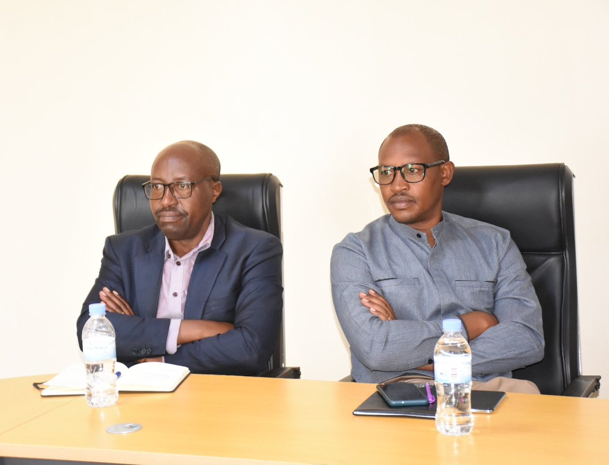 Radio Nyagatare 95.5 FM (@radionyagatare) on Twitter photo Ubuyobozi, abakozi n'abafatanyabikorwa b'Akarere ka <a href="/BureraDistrict/">Burera District</a> bari mu rugendo-shuri mu Karere ka <a href="/GatsiboDistrict/">Gatsibo District</a> rugamije kwiga no gusobanukirwa imikorere y'icyumba ntangamakuru (Digital Information Center) muri aka Karere. Bakiriwe n'umuyobozi w'aka Karere <a href="/richardgasana/">GASANA Richard</a>. Ubuyobozi, abakozi n'abafatanyabikorwa b'Akarere ka <a href="/BureraDistrict/">Burera District</a> bari mu rugendo-shuri mu Karere ka <a href="/GatsiboDistrict/">Gatsibo District</a> rugamije kwiga no gusobanukirwa imikorere y'icyumba ntangamakuru (Digital Information Center) muri aka Karere. Bakiriwe n'umuyobozi w'aka Karere <a href="/richardgasana/">GASANA Richard</a>.
