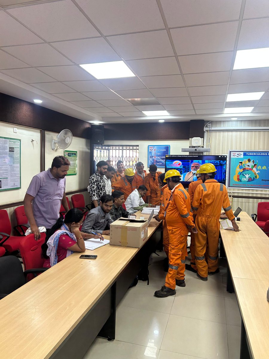 ग्वालियर में हिंदुस्तान पेट्रोलियम के कर्मचारियों के लिए स्वास्थ्य शिविर आयोजित किया गया, जिसमें 230 कर्मचारियों की टीबी की जांच की गई।
#TBMuktBharat #TBHaregaDeshJeetega

<a href="/TbDivision/">Central TB Division | #TBMuktBharat</a> <a href="/TBHDJ/">TB Harega Desh Jeetega</a> <a href="/ddgtb2017/">DDG - TB | #TBMuktBharat</a> <a href="/healthminmp/">Public Health & Medical Education Department, MP</a> <a href="/mp_iec/">MP Health IEC Bureau</a> <a href="/NHM_MP/">National Health Mission MadhyaPradesh</a> <a href="/JansamparkMP/">Jansampark MP</a> <a href="/MoHFW_INDIA/">Ministry of Health</a>