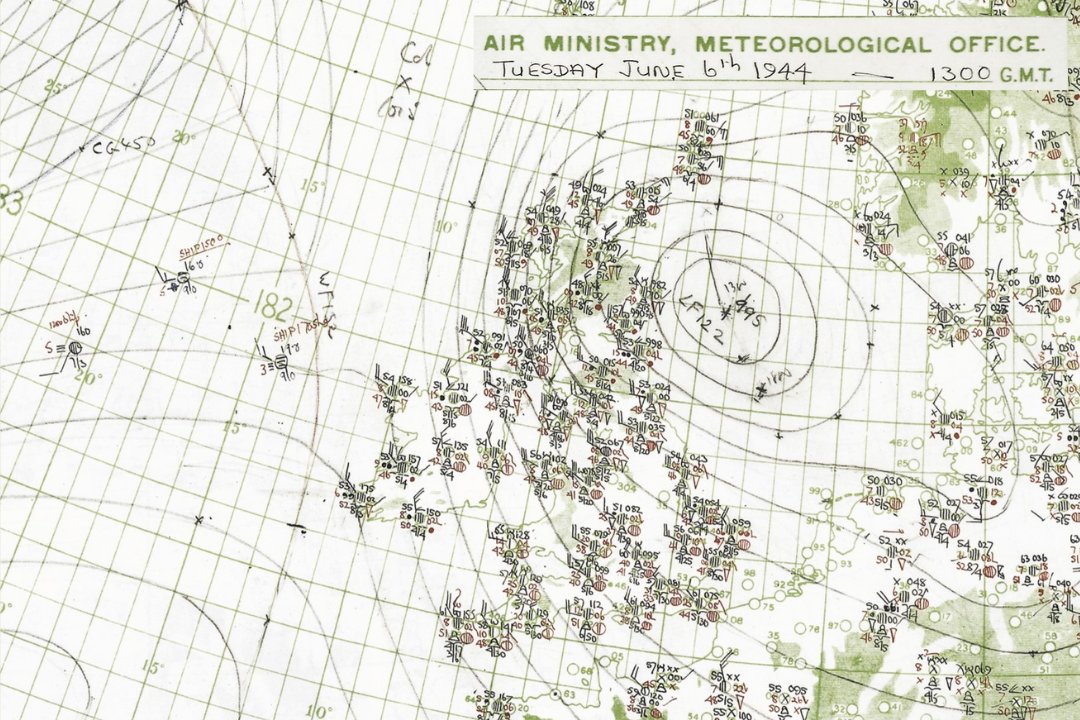 NIWarMemorial's tweet image. OTD 1944 Ted Sweeney sent the second fateful weather readings from Blacksod lighthouse, Co Mayo. Rising air pressure indicated a short window of improved weather. Armed with this new data, Gen. Eisenhower decided to launch D-Day on 6 June with three words, ‘OK, we’ll go'.
#NIWM