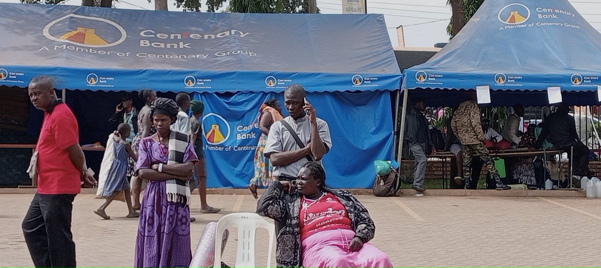 Pilgrims remain stranded a day after the #MartyrsDay2025 celebrations at Namugongo. Many, from Tororo, Fort Portal, and other regions, are still seeking help to return home."
#MonitorUpdates
📸: <a href="/khalilmanzil1/">Khalil Ibrahim Manzil</a>