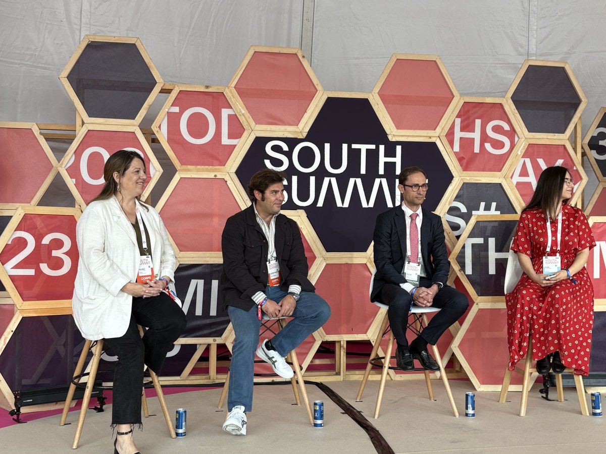 Wayra's tweet photo. Comienza en el #CatalystStage en @south_summit el panel ‘The Power of Corporate Venture:Driving Innovation from Withim’ con @bloodymary, @AGegamova (#SnulComms), Héctor Delvaux (@enisa) y Andrés Sánchez Hontoria (@la_Mutua)
#WayraSouthSummit25 #SouthSummit25 #innovacion https://t.co/7hYSMXfNz7