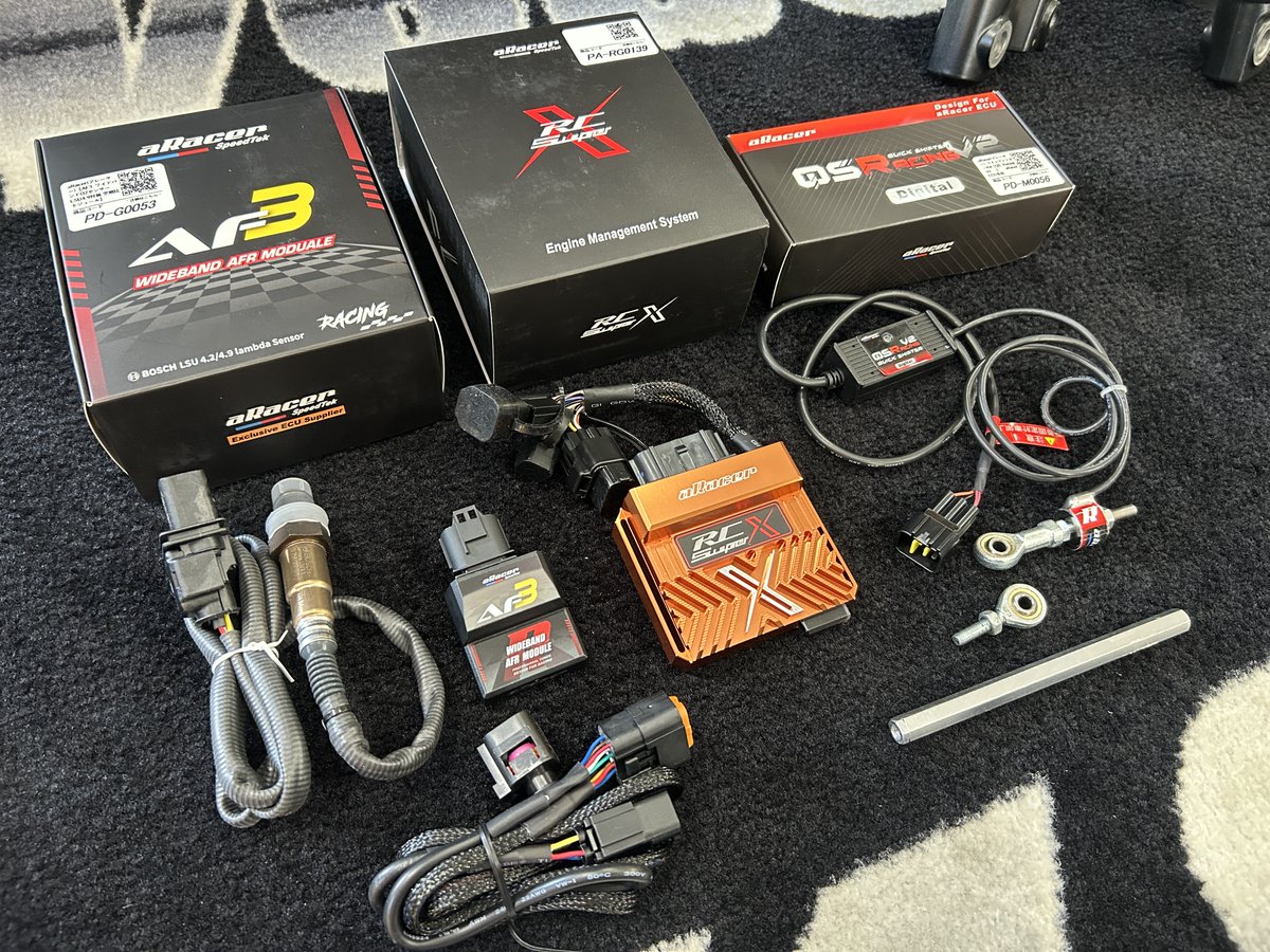 garage414's tweet photo. 【YZF-R125国内仕様】aRacerパーツ入荷!
・限定カラー RC SuperX
・AF3 空燃比モジュール
・QS Racing V2
R125で使えるフラッグシップ構成!取り付けやセッティング前後のパワー比較、レビューなどブログで順次紹介予定です!
#YZFR125 #R125 #aRacer #アレーサー #空燃比 #RCsuperX https://t.co/7Yh6idvdPR
