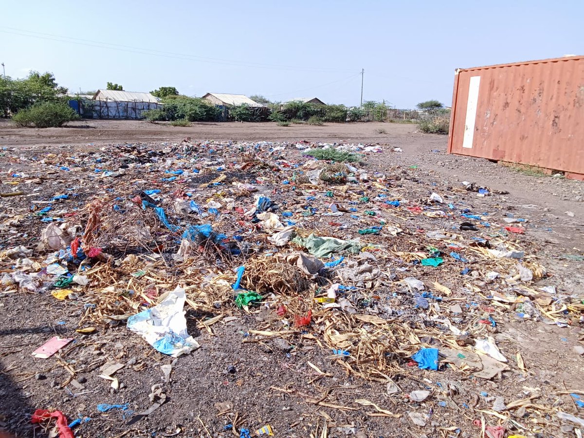 today KIYP RLO drive action day at Kalobeyei camp in collaboration with a team from Kakuma municipality in order to make our environment clean.<a href="/ReframeNetwork/">Reframe</a> <a href="/relon_kenya/">REFUGEE-LED ORGANIZATION NETWORK OF KENYA</a> <a href="/WeAreCohere_Org/">Cohere</a> <a href="/PlanKenya/">Plan International Kenya</a> <a href="/AkiliNetwork/">Akili Network</a> <a href="/giz_gmbh/">GIZ</a>