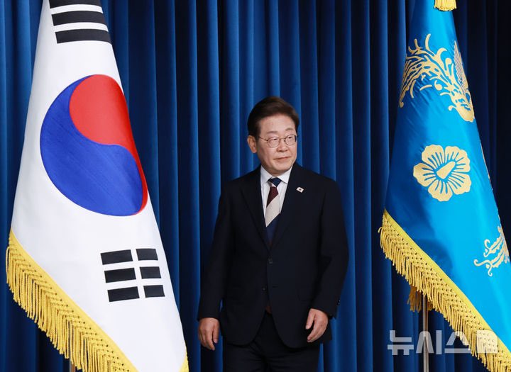 간지 좆된다ㅋㅋㅋㅋ국격 ㅈㄴ 살아남