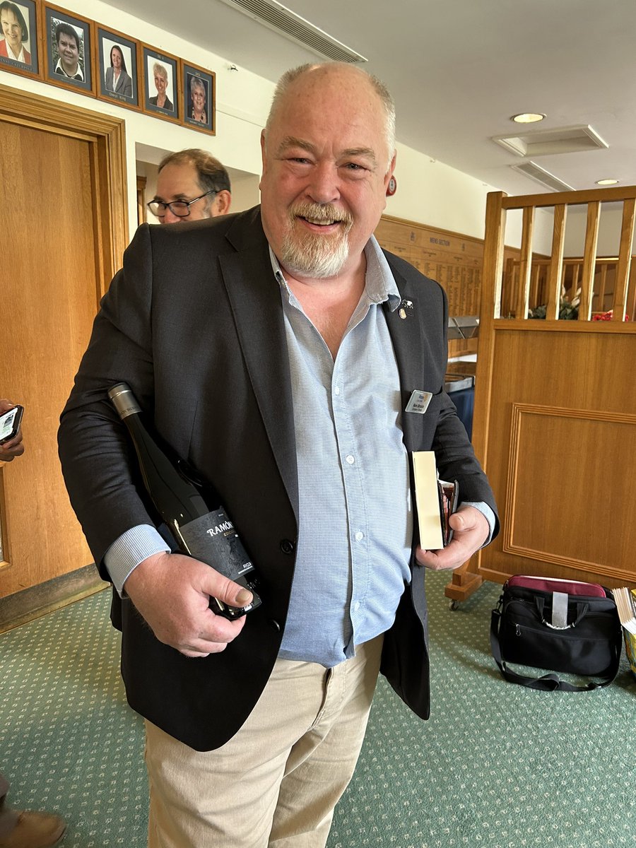Bath Motor Festival (@bathmotorfest) on Twitter photo Looking pleased with himself at today’s @bathrotary lunch was Mark Stricklin who was the top bidder in our Jumblebee.co.uk/bathrotaryvirt… fundraiser in aid of <a href="/wbairambulance/">Wiltshire and Bath Air Ambulance Charity</a> & <a href="/FreewheelersEVS/">Freewheelers EVS</a> …. He certainly knows a bargain when he sees one ! Looking pleased with himself at today’s @bathrotary lunch was Mark Stricklin who was the top bidder in our Jumblebee.co.uk/bathrotaryvirt… fundraiser in aid of <a href="/wbairambulance/">Wiltshire and Bath Air Ambulance Charity</a> & <a href="/FreewheelersEVS/">Freewheelers EVS</a> …. He certainly knows a bargain when he sees one !